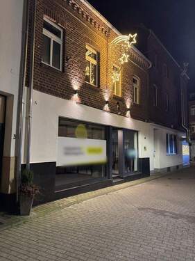 Außenansicht mit Schaufenstern - Moderne Bürofläche in frequentierter zentraler Innenstadtlage mit Schaufenstern in Heinsberg