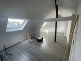 Dachgeschoss mit 3 Fenstern - 