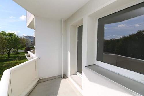 Beispiel Balkon - Etagenwohnung mit 58,30 m&sup2; in Freiberg zur Miete