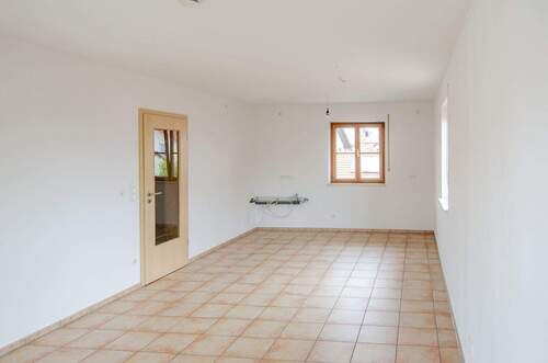 Wohn-/Essbereich (Ansicht 2) - Etagenwohnung mit 65,00 m² in Hohenlinden zur Miete