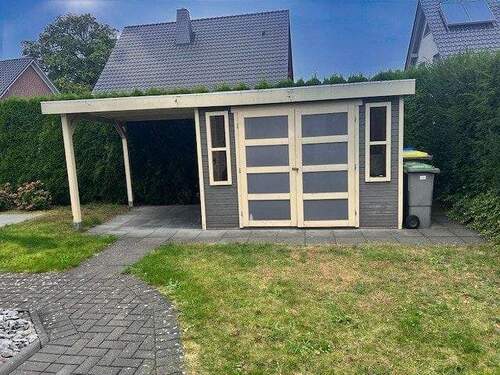 Gartenhaus, groß - 4 Zimmer Einfamilienhaus zum Kaufen in Halle