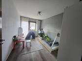 Kinderzimmer Balkonaustritt - 