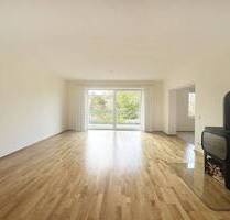 Modernisierte 3-Zimmer-Wohnung mit Balkon und Garage in ruhiger Wohngegend - Berlin Lichterfelde