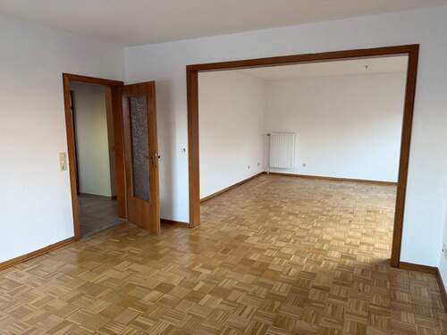 Viel Platz - Mehrfamilienhaus, Wohnhaus mit 131,00 m² in Ihlienworth zum Kaufen