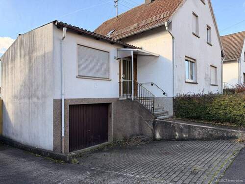 Ansicht Garage - 5 Zimmer Mehrfamilienhaus, Wohnhaus zum Kaufen in Ottweiler / Fürth