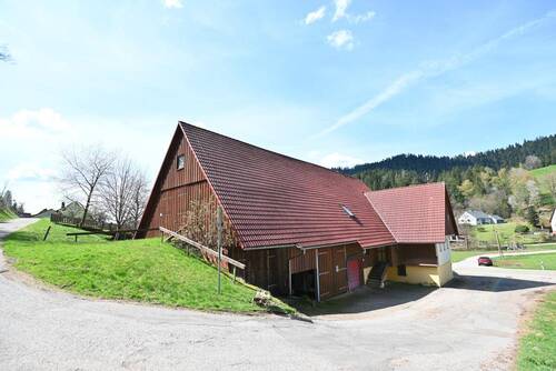 Einfahrt Bühne - Mehrfamilienhaus, Wohnhaus mit 314,70 m&sup2; in Alpirsbach zum Kaufen
