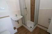 Bad mit Dusche - Etagenwohnung mit 66,30 m² in Freiberg zur Miete