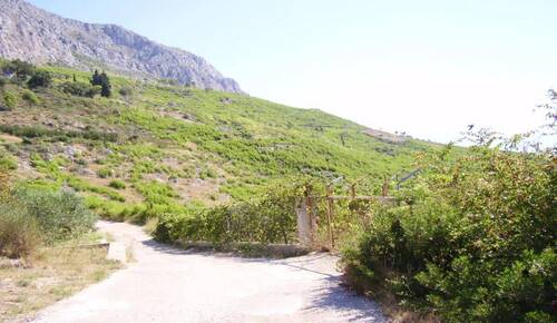 Blick auf das Grundstück - Grundstück in Omis