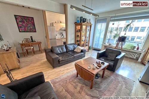 Wohnzimmer - ETW mit Balkon auf 69qm, frei oder vermietet alles möglich