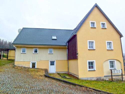 Hausansicht - Mehrfamilienhaus, Wohnhaus mit 289,00 m&sup2; in Schirgiswalde-Kirschau zum Kaufen