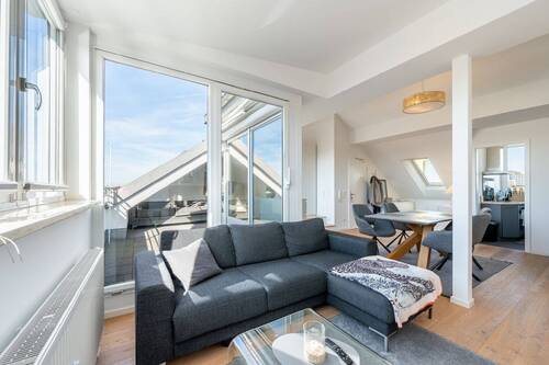 Wohnzimmer - 2 Zimmer Etagenwohnung zum Kaufen in München