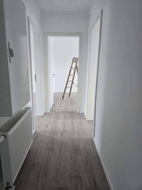 Flur - Etagenwohnung mit 64,20 m&sup2; in Berlin zur Miete