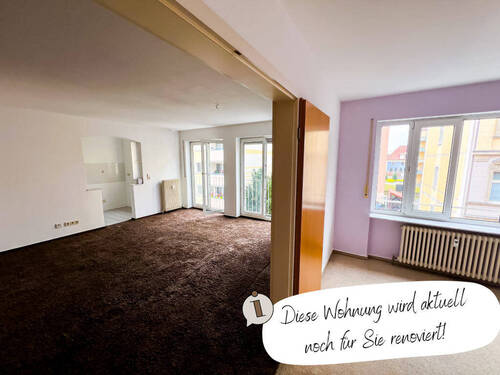 Wohn- / Schlafzimmer, vor Renovierung! - 2 Zimmer Etagenwohnung zur Miete in Riesa