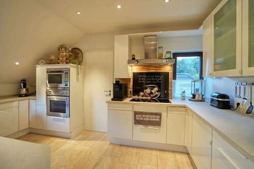 Küche mit angrenzender Kammer - 