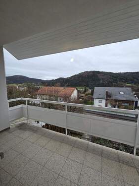 Balkon 1 mit Blick ins Tal - Reihenmittelhaus mit 153,00 m&sup2; in Seelbach zum Kaufen