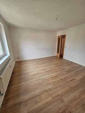 Wohnzimmer - Etagenwohnung mit 60,60 m&sup2; in Döbeln zur Miete