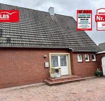 Gepflegtes Einfamilienhaus mit großem Garten und Pool - Papenburg