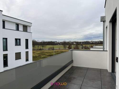 Der Balkon: hier lässt es sich im Sommer aushalten - 