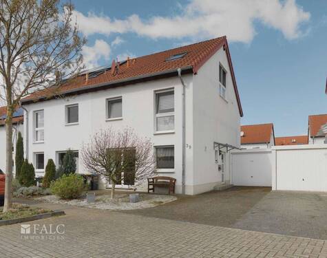 Haus - 5 Zimmer Doppelhaushälfte zum Kaufen in Köln-Meschenich