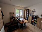 Kinder- bzw. Arbeitszimmer - 