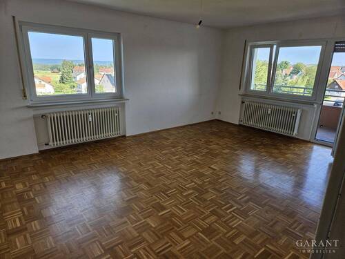 Wohnzimmer - 4 Zimmer Etagenwohnung zum Kaufen in Winterlingen