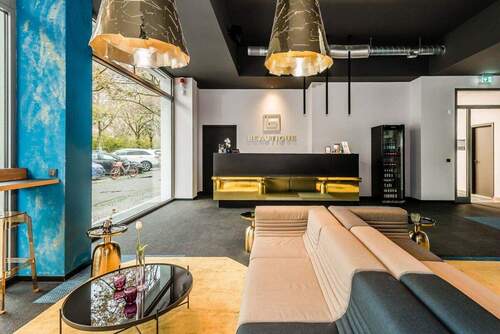 best-place-immobilien-berlin-charlottenburg-beautique-maison-frederic-eingangsbereich - 