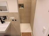 Blick in den Duschbereich - 