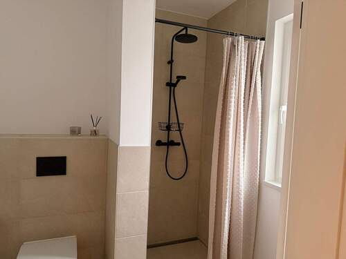 Gäste WC mit Dusche - 