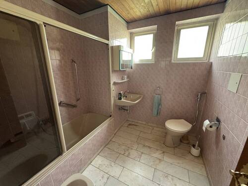 Badezimmer (Erdgeschoss) - 