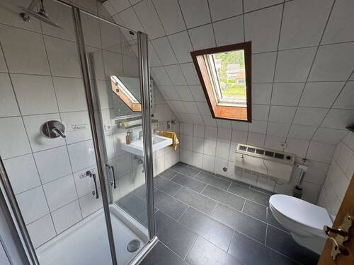 Badezimmer (Dachgeschoss) - 
