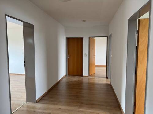 Flur - Etagenwohnung mit 91,00 m² in Bad Fallingbostel zur Miete