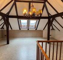 *Stilvolle 5-Zi-DG-Wohnung mit Balkon und Einbauküche* - Osterode am Harz