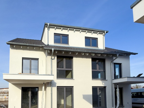 Außenansicht Westen - Großzügige Doppelhaushälfte mit KFW Förderung