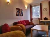 Wohnzimmer - Krefeld-City, Dionysiusstraße 107 - Voll möblierte 2-Zimmer-Nichtraucher-Wohnung mit Waschm. + Internet für 1-2 Personen ab Juni zu mieten !!