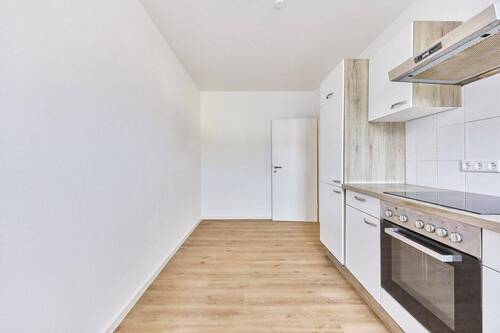 Küche mit Platz für kl. Tisch - 
