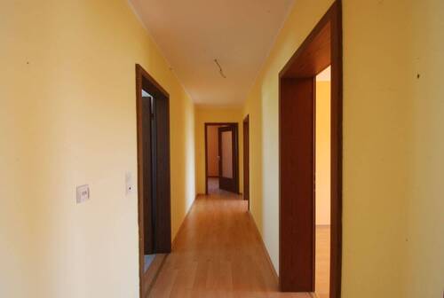 Flur - 4 Zimmer Etagenwohnung in Reichertshofen