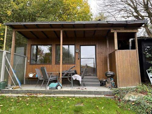 Gartenhaus mit Terrasse - 