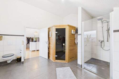 Bad mit Sauna OG - 