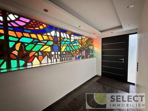 Eingangsbereich - 7 Zimmer Mehrfamilienhaus, Wohnhaus zum Kaufen in Püttlingen