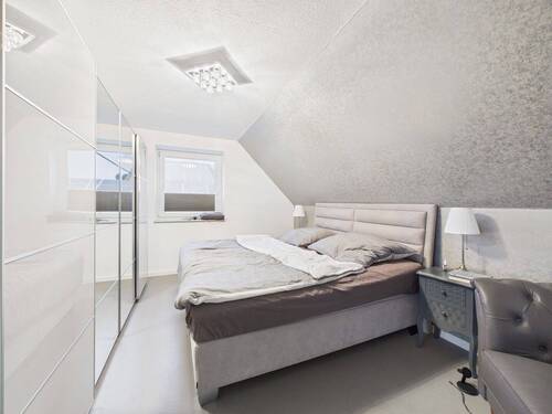 Schlafzimmer DG - 
