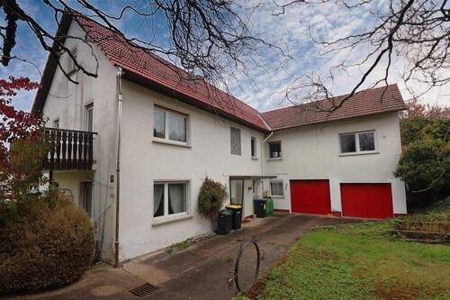 Seitenansicht - Viel Platz für Ideen und Familie! Großzügiges Wohnhaus mit zwei Wohnungen und zweitem Bauplatz.