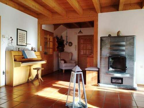 Wohnbereich mit Cotto-Fliesen - 7 Zimmer Einfamilienhaus in Boxberg