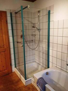 ... Dusche und WC - 