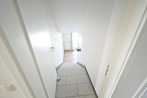Treppe Schlafzimmer 2 - 3 Zimmer Etagenwohnung in Kupferberg