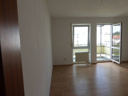 Wohnzimmer - 3 Zimmer Etagenwohnung zur Miete in Karlsruhe