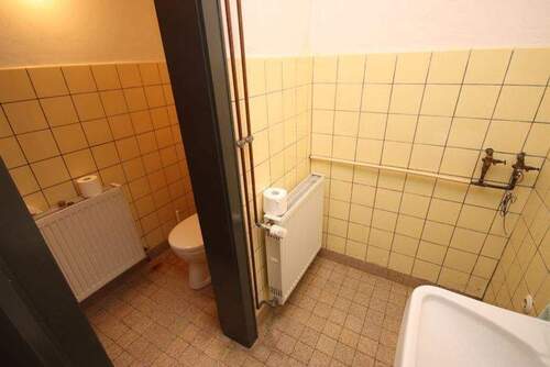 WC, getrennt nach Damen und Herren - 