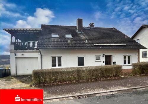 Außenansicht - Begehrte Wohnlage am Ortsrand! - 219.000,00&nbsp;EUR Kaufpreis, ca.&nbsp; 185,00&nbsp;m&sup2;&nbsp;Wohnfl&auml;che