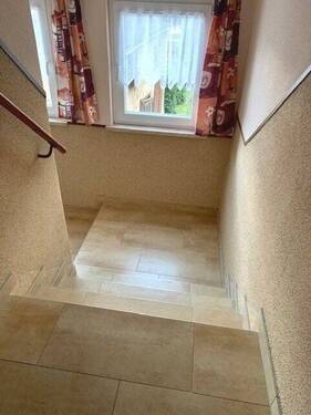 Hausflur / Treppe - 