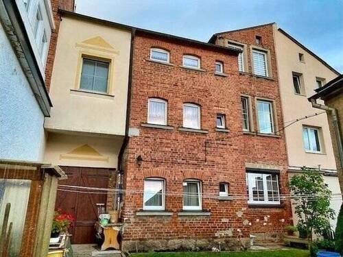 Hausansicht - 6 Zimmer Reihenmittelhaus in Treuen