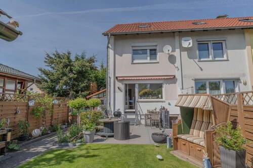 Außenansicht - Reihenendhaus mit tollem Grundstück direkt in Königslutter